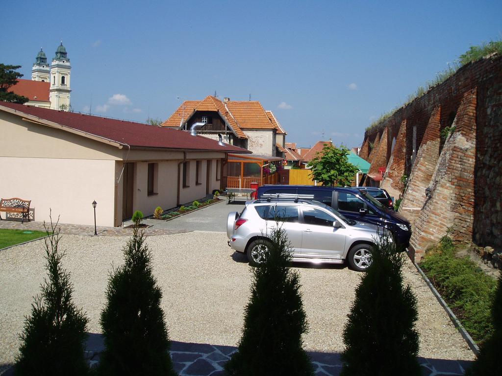Penzion U Vlků Valtice Exterior foto